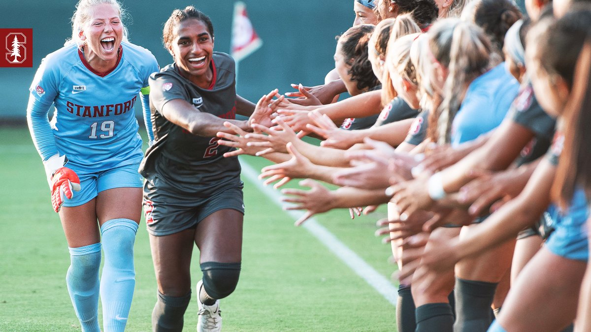 StanfordWSoccer's tweet photo. Thanks for the memories, @naomi_girma!

#GoStanford https://t.co/4onQ882odj