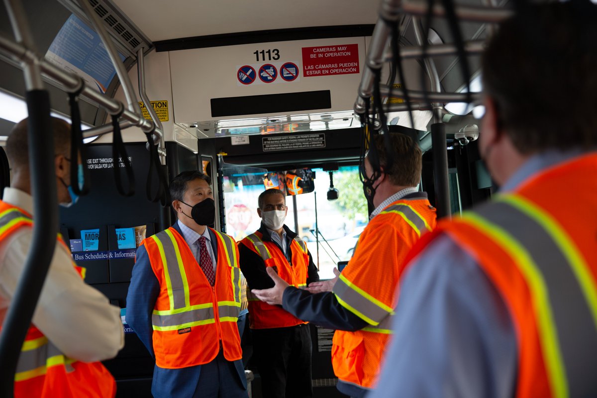 OCTAnews's tweet image. @CA_Trans_Agency Secretary @kimdavid63 met with leaders from @goOCTA today to learn about OCTA's hydrogen fuel-cell electric bus pilot program. #OCTA operates 10, 40-ft hydrogen buses on regular #OCBus routes within disadvantaged communities in #OrangeCounty. #zeroemission