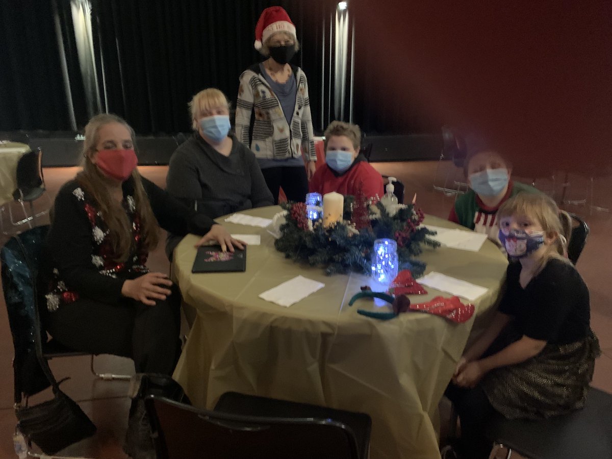 tm_kavanagh's tweet photo. Look Who came to visit #!!!⁦@BritanniaWoods⁩ @OCH Santa!!! Happy Holidays! Thank you Faduma, Diana and staff for making this happen! ⁦@StephaneOCH_LCO⁩ https://t.co/MIF5KX8mpp