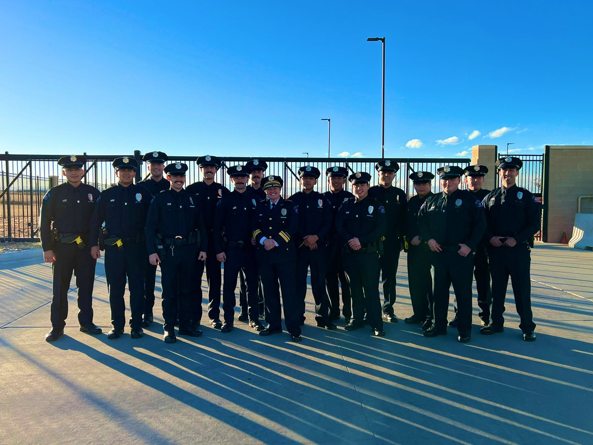 APDChiefWilson's tweet image. Congratulations to academy class 2021-3B on graduating from the academy today. I’m happy to have you on the team and thank you for your commitment to the city of Aurora. I wish the best for each of you! #JoinTheAPD