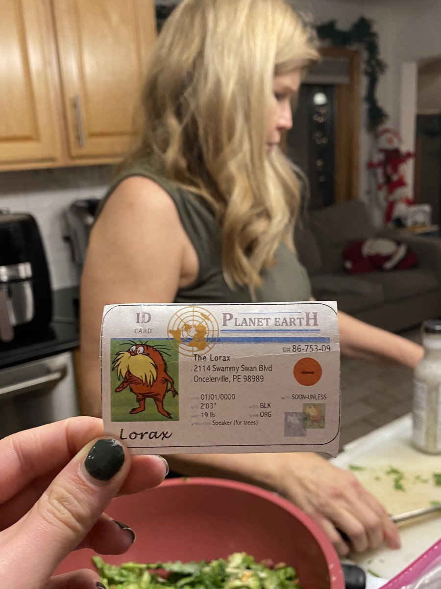 CimochIsabella's tweet photo. #franklinapes #apesecology @franklinlorax  This is my mom, she is like a keystone species in our house. Without her the ecosystem of our family would be dramatically different or ceased to exist altogether. She plays a crucial role in all our lives!!! https://t.co/rtWguMhq0U