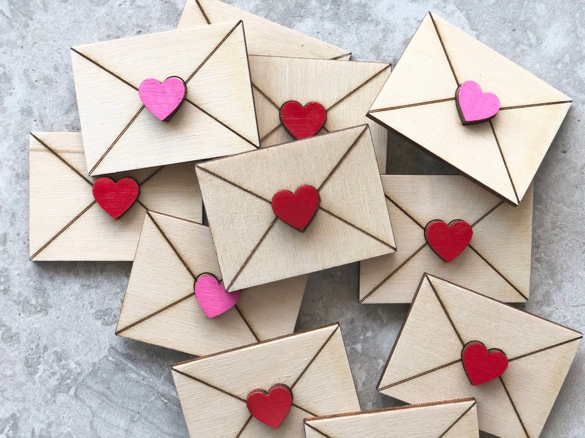 BejuledC's tweet photo. Excited to share this item from my #etsy shop: Love letters | Valentine's Day signs | Love Envelopes | Valentines Decor | Rustic Valentines | Valentine Envelopes | Mini Sign | Love Heart https://t.co/NiO4kywV2d https://t.co/DPiVxu0rf3