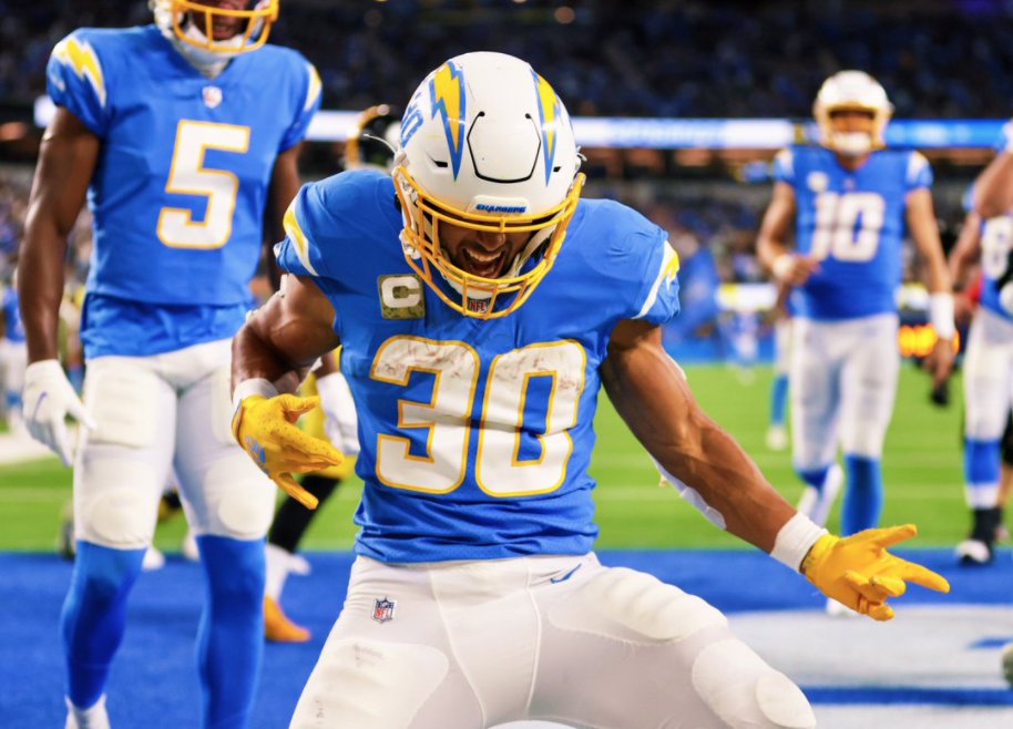 TheRealBSBlack's tweet photo. Austin Ekeler ACTIVE ⚡️🎸⚡️#BoltUp #AFCWest https://t.co/eE25FwzolF