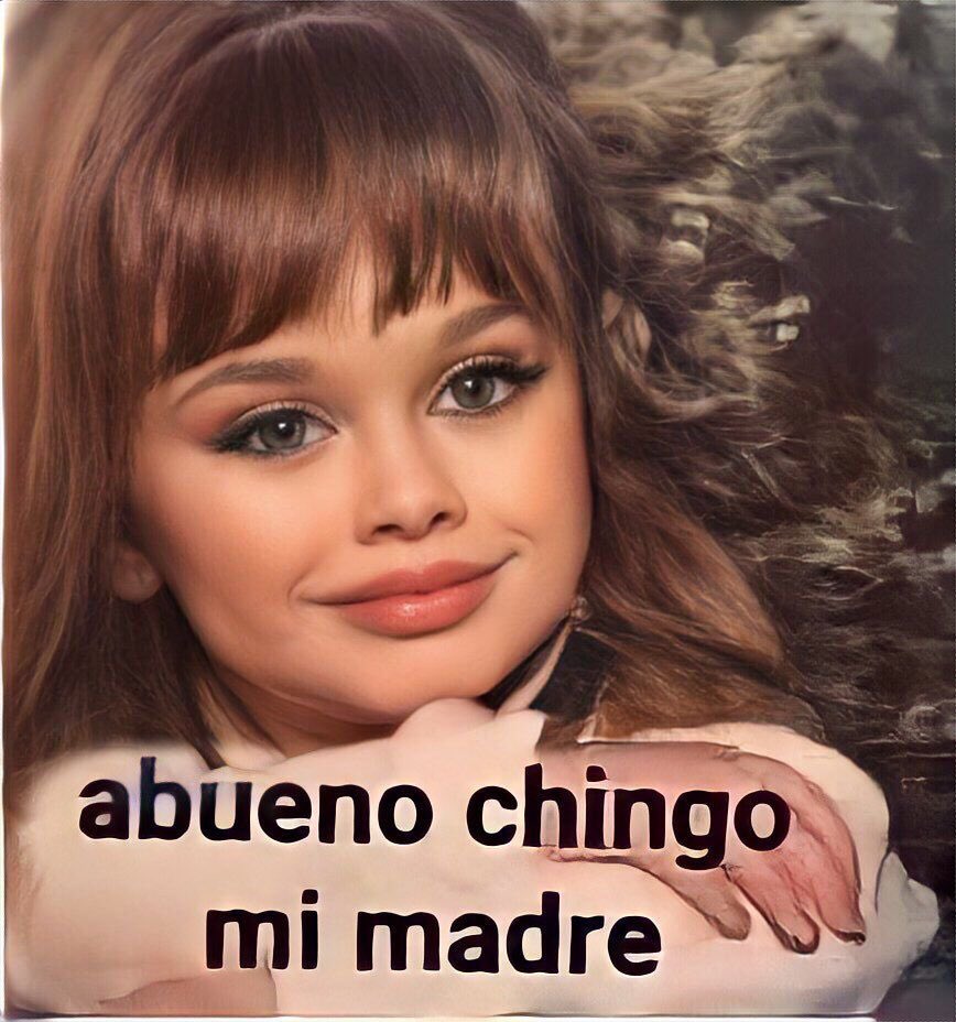 undislexico's tweet photo. cuando tardaste 3 horas en arreglarte y llega tu vato con su jersey de las chivas https://t.co/DVbXvG8Hf4