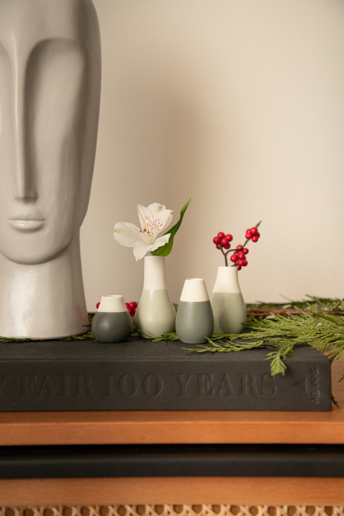 ShopBellissima's tweet photo. Is your home holiday ready? 🎄 These mini vases are the perfect accent for any room. 💐

Vases / Rader / 15354 https://t.co/UZxtyMHIri