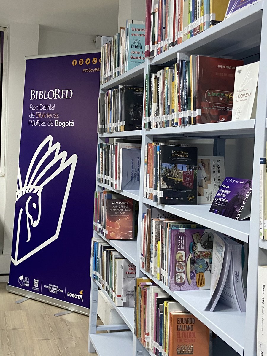 BibloRedBogota's tweet photo. ¡Ya es una realidad! Hoy un nuevo espacio de lectura hace parte de BibloRed y de Bogotá. El #CAIDSG de Teusaquillo está abierto al público con una colección de mil volúmenes con enfoque, mayormente de género e identidad. 🙌🏾
Ven a conocerlo.
#20AñosTodasLasHistorias. https://t.co/cgbybsRVyT