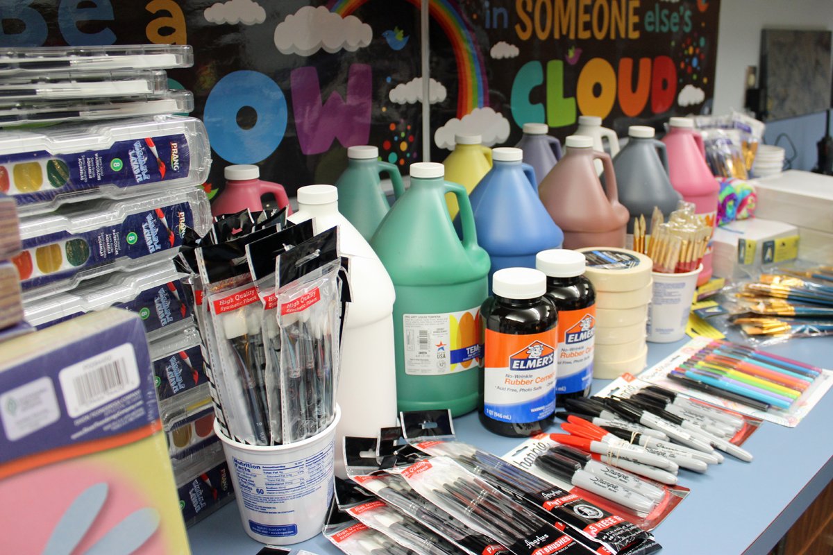 EAFFoundation's tweet photo. The Foundation is one of the organizations that funded this generous donation of art supplies for the kids at the Woodway Center. A big part of our mission is supporting arts education in local schools. Help us continue by making a donation: https://t.co/ZpirE9JbJ7 https://t.co/prVhhAxZDz