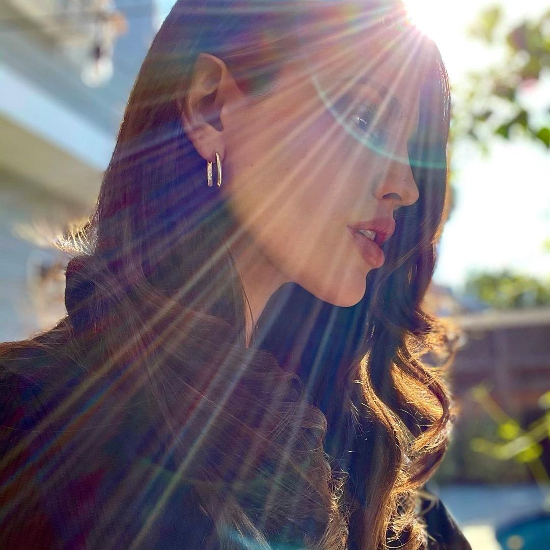 — ; A realist, in Venice, would become a romantic by mere faithfulness to what he saw before him.