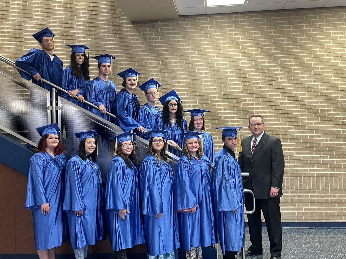 d5lewis's tweet photo. @ReeseCenterFISD is so proud of our December Graduates!!! https://t.co/WqW4JLERP8