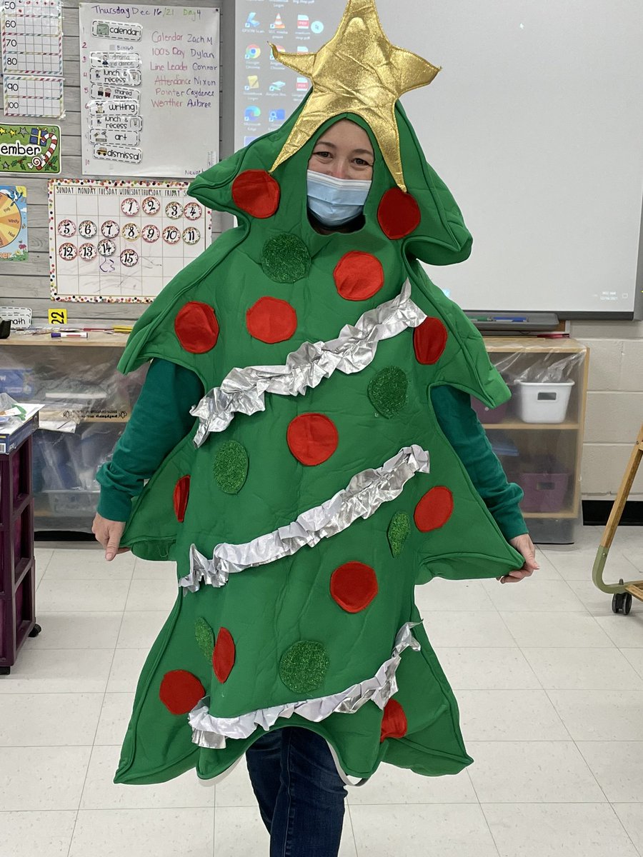 Leslie Frost knows how to get into the holiday spirit! <a href="/AngieDShows/">Angie Shows</a> <a href="/LeslieFrostPS/">Leslie Frost P.S.</a>