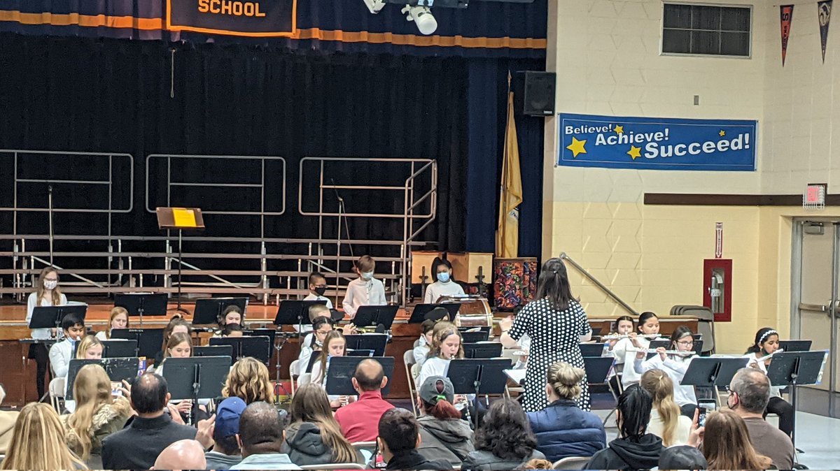 jefftwpmusic's tweet photo. The final holiday concert of the Jefferson Twp. Music department being wonderfully presented by the 5th grade Stanlick students!  @AStanlickSchool https://t.co/gJa2fiGsDp