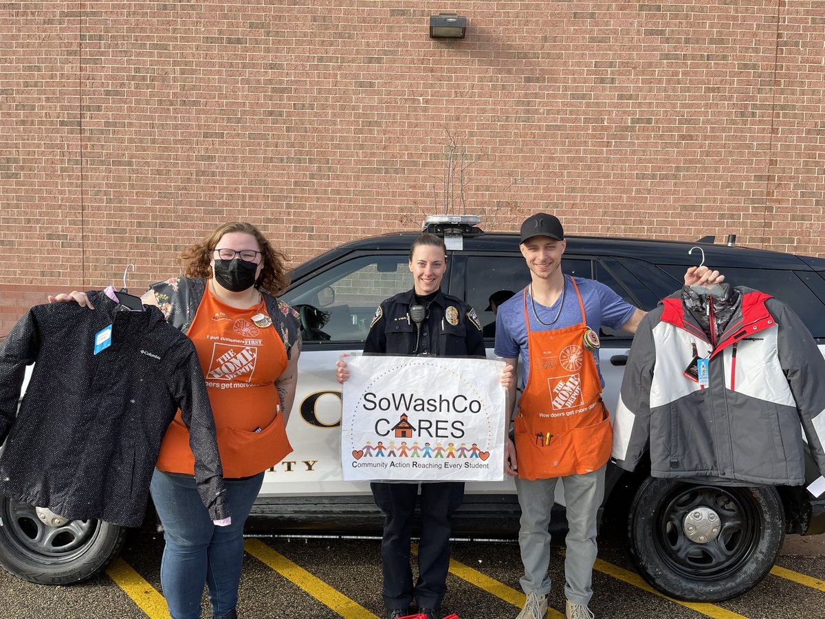 2810 partnering with Woodbury PD for operational surprise to help out the community!! #OperationSurprise #Woodbury2810 #givingback <a href="/wolff1012016/">Ashley</a> <a href="/JenLien34/">Jennifer Lien</a> <a href="/cdoering5/">Chris Doering</a> <a href="/THDCharles/">Charles Clark</a> <a href="/Taylor_Flem/">Taylor Fleming</a> <a href="/belford_melissa/">Melissa Beth Belford</a>