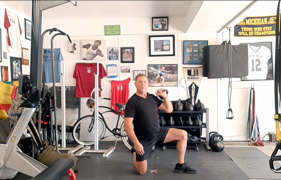 DragonDoor's tweet photo. The Half-Kneeling Press stretches, mobilizes, and strengthens a host of body parts and “just feels good.”
Read more 👉 https://t.co/r8x8abvfs3
#Getup #kettlebellgetup #TurkishGetup #KettlebellTechnique #DanJohn #FullBodyWorkout #BentPress https://t.co/t3ItrbcMXJ