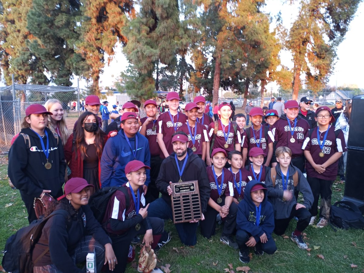 RedlandsAD's tweet photo. Way to go Bobcats! RSCL Champions for Boys and Girls 🥎! @bobcatsRUSD https://t.co/bs3l7xqcdH