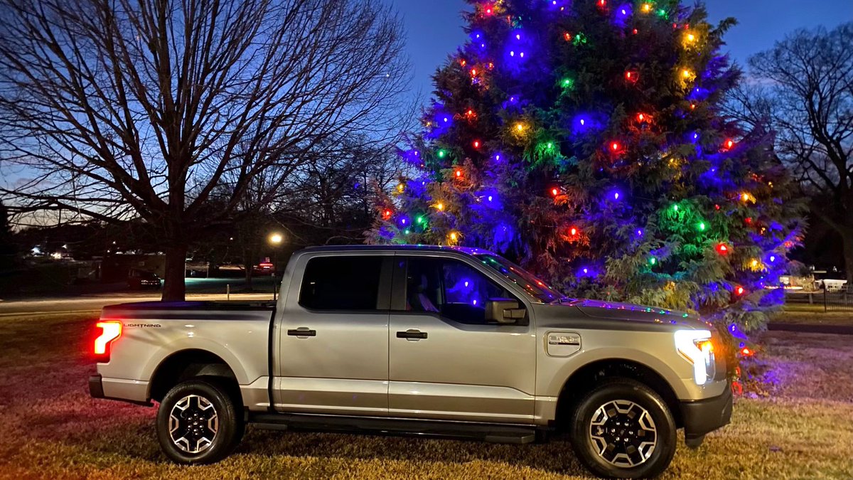 FordRacing's tweet photo. .@HailieDeegan + @joeylogano made their way to Troutman, NC to spread holiday cheer for foster families. They brought the #F100 #Eluminator and helped light the tree with a #FordLightning.
Tune in next week for the video! https://t.co/QpTm8SiV7F