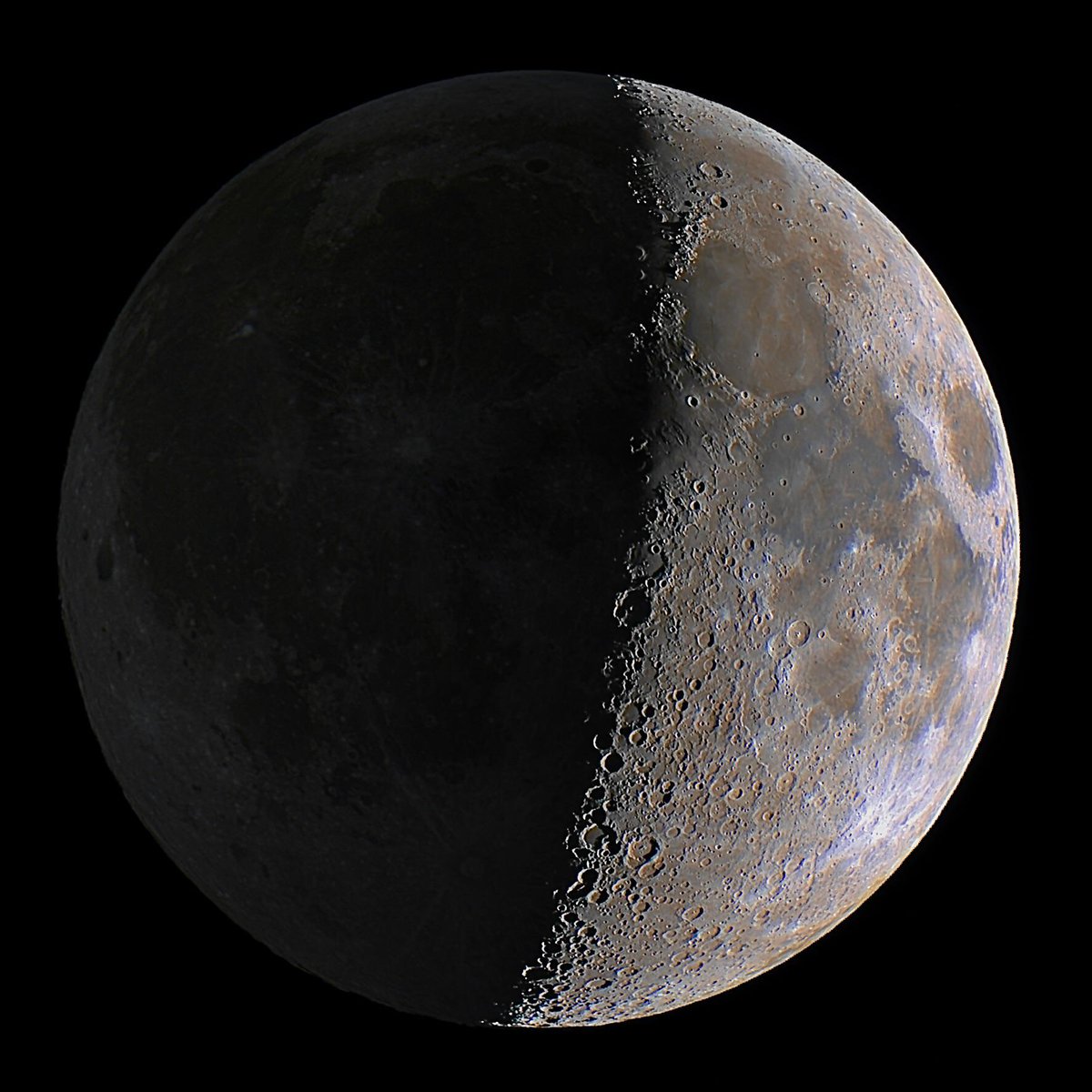 redditSpaceView's tweet photo. Composite Moon https://t.co/s3ahCEtPEY