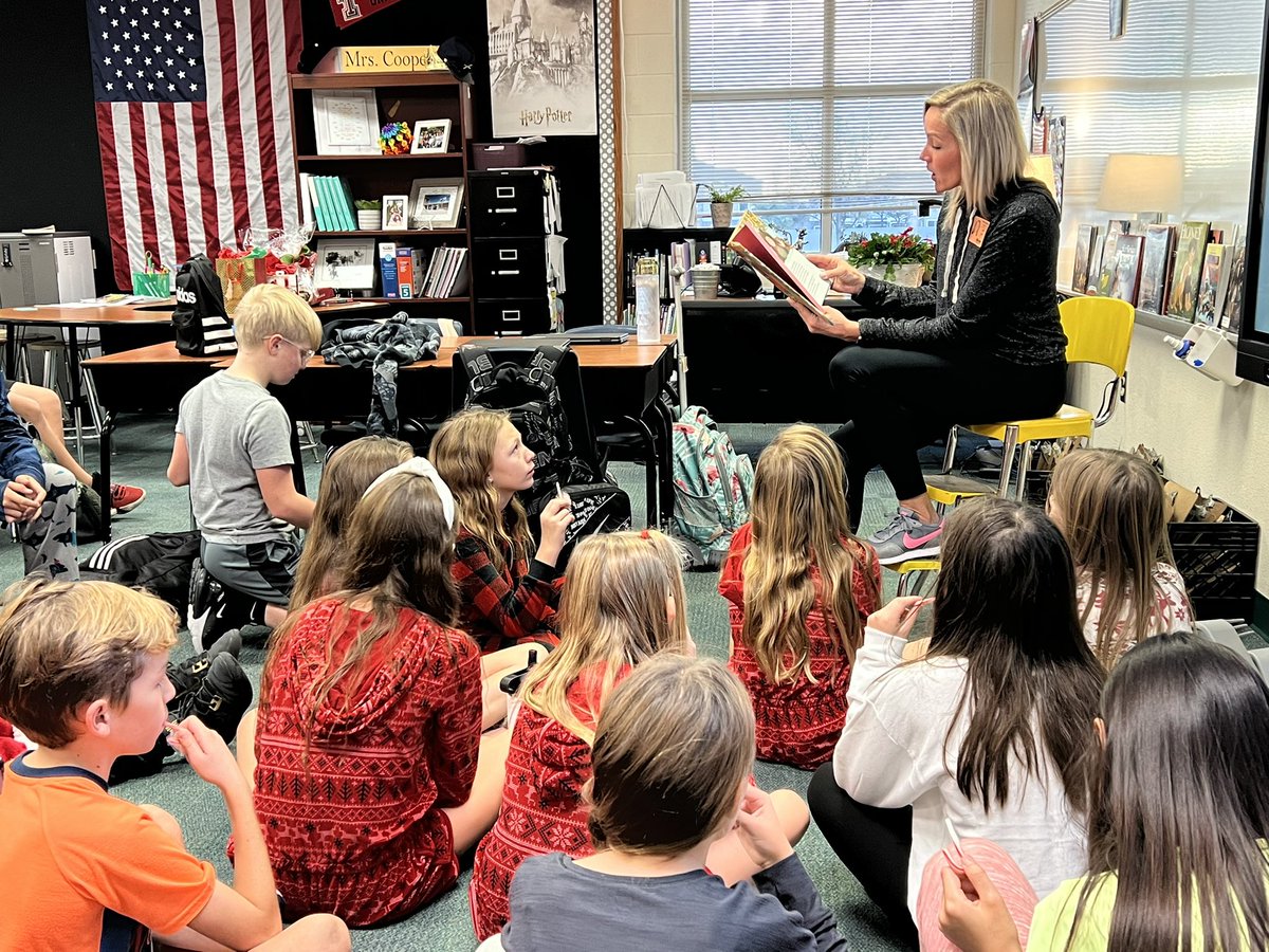 KCooperTeacher's tweet image. What a great Winter Wonder Read! Thank you to all the people in our community who took time out of their day to read to CoopsKids. @FierceFolsom  #readtoachild