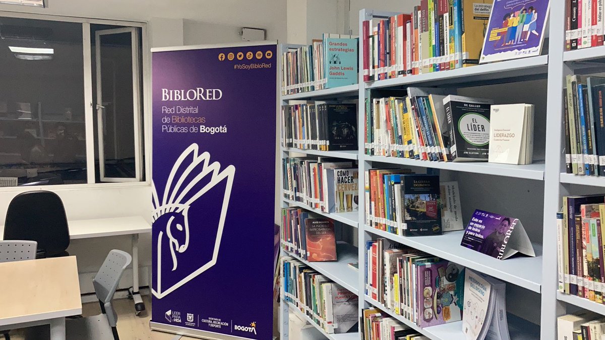 SePuedeSer's tweet photo. Agradecemos a @BibloRedBogota y al #CAIDSG Sebastián Romero por este espacio que nos llena de orgullo. 👏🏽 https://t.co/QrrbTYHaSN