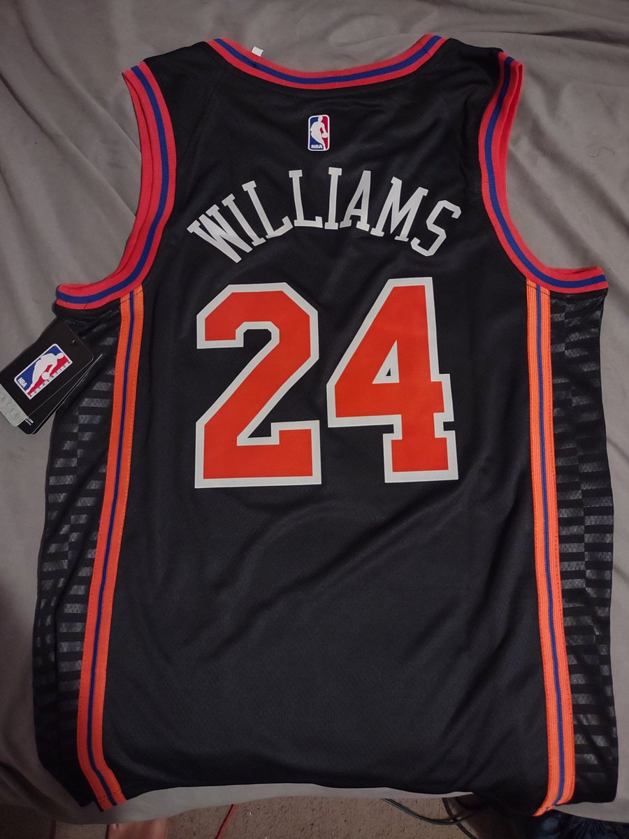 Custom Knicks jersey from <a href="/JerseyFrosts/">Jersey Frosts</a> just came in 🔥🔥🔥