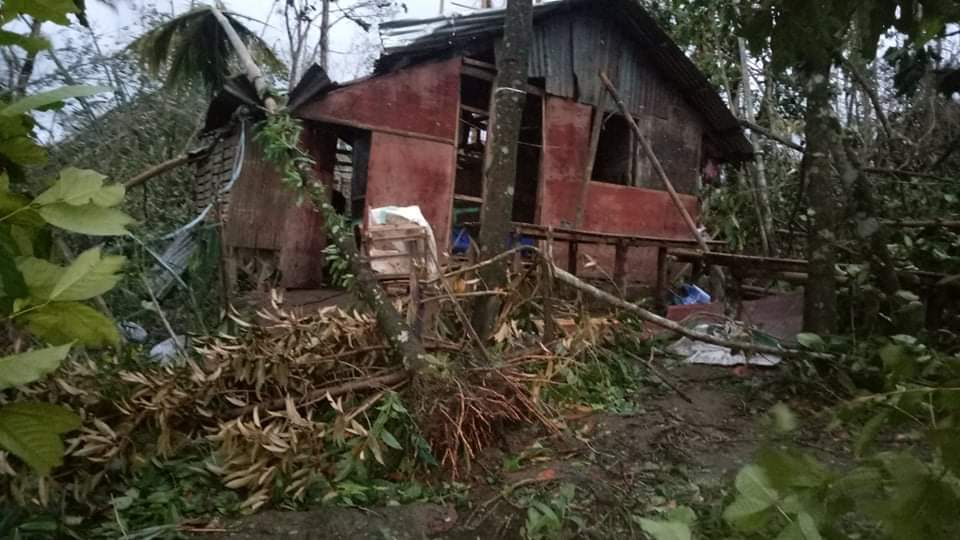 SheiaMaria's tweet photo. This is what typhoon Odette damaged. I was so sad that almost of the house there destroyed by typhoon.
It really broke my heart .
Even a concrete house collapsed.

Negros needed help, people need help now.

I was raised on that place and I really wanted to help. https://t.co/cUd34IJ5cm