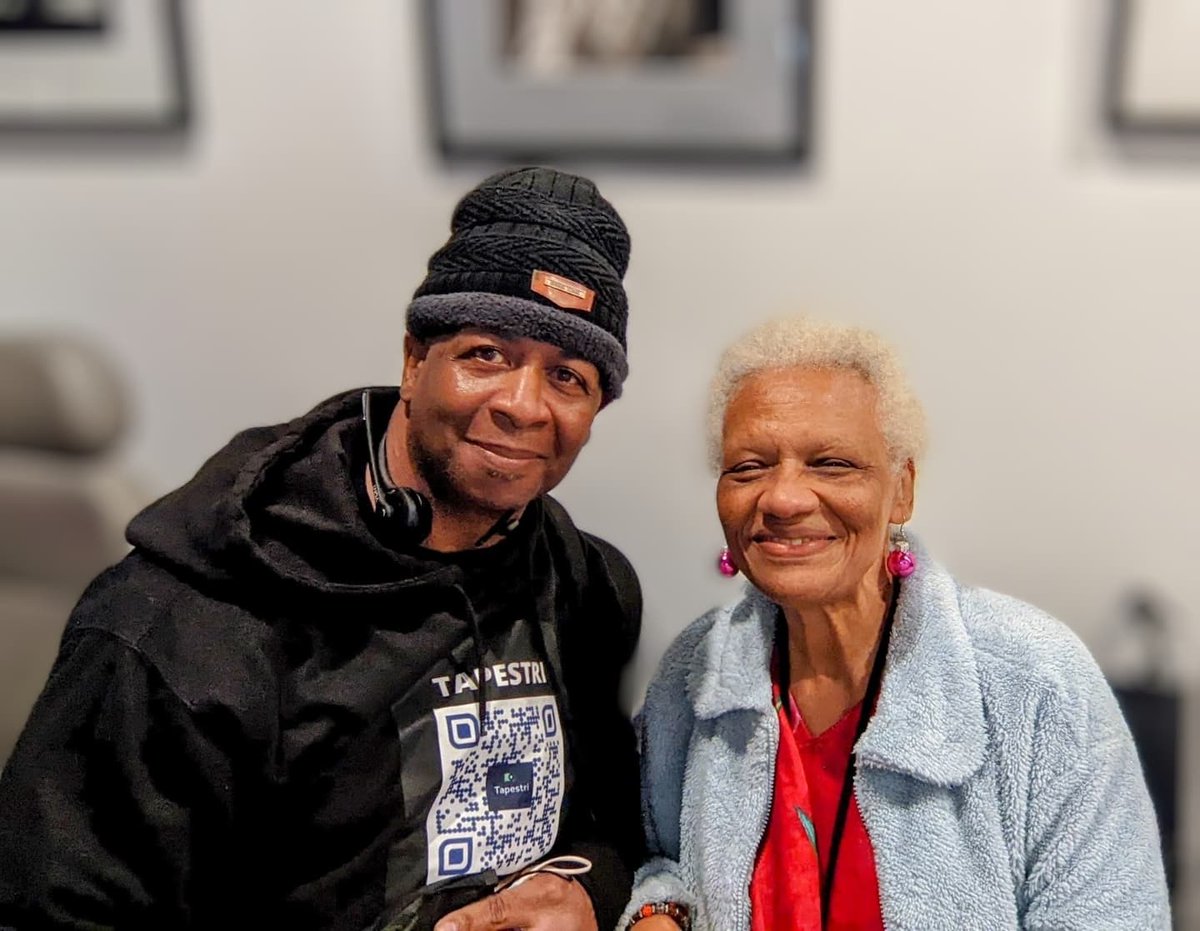 Bobby_Buck's tweet photo. 12.15.21 Last night I was blessed to be in the company of #BarbaraMorrison & #RealLonzoNWA @reallonzonwa at the very 1st #LyricalRevolution #TVshow recording at #BarbraMorrisonPerformingArtsCenter in #LeimertPark to showcase & interview #PerformingArtists in a #PositiveLight. https://t.co/p9LGzlwrLk