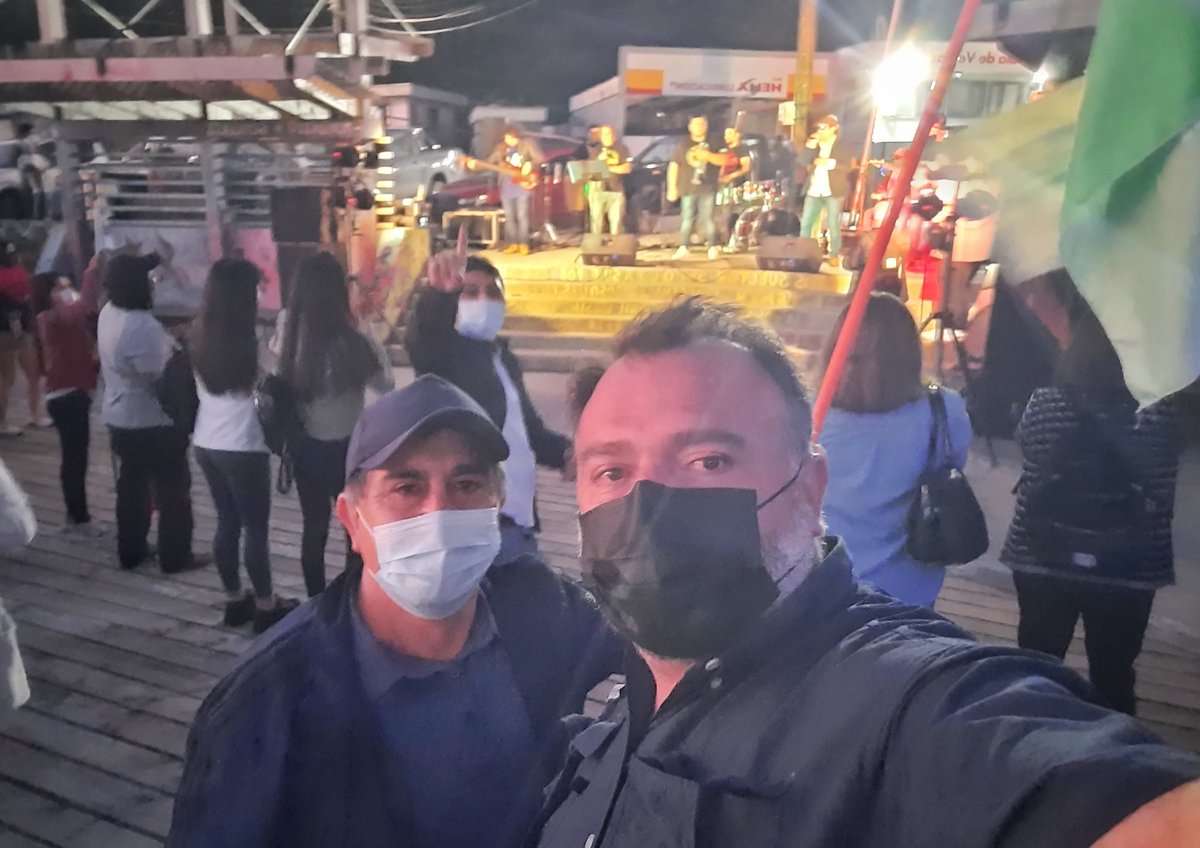 OscarDeCalbuco's tweet photo. Con buena música y muchísima alegría cerramos el periodo legal de campañas en #Calbuco más convencidos que nunca que #BoricPresidentedeChile de todas y todos los Chilenos.

Los invito a participar este domingo 19 de diciembre para que pasemos del miedo a la esperanza 💪 https://t.co/vXa2vxqr9X