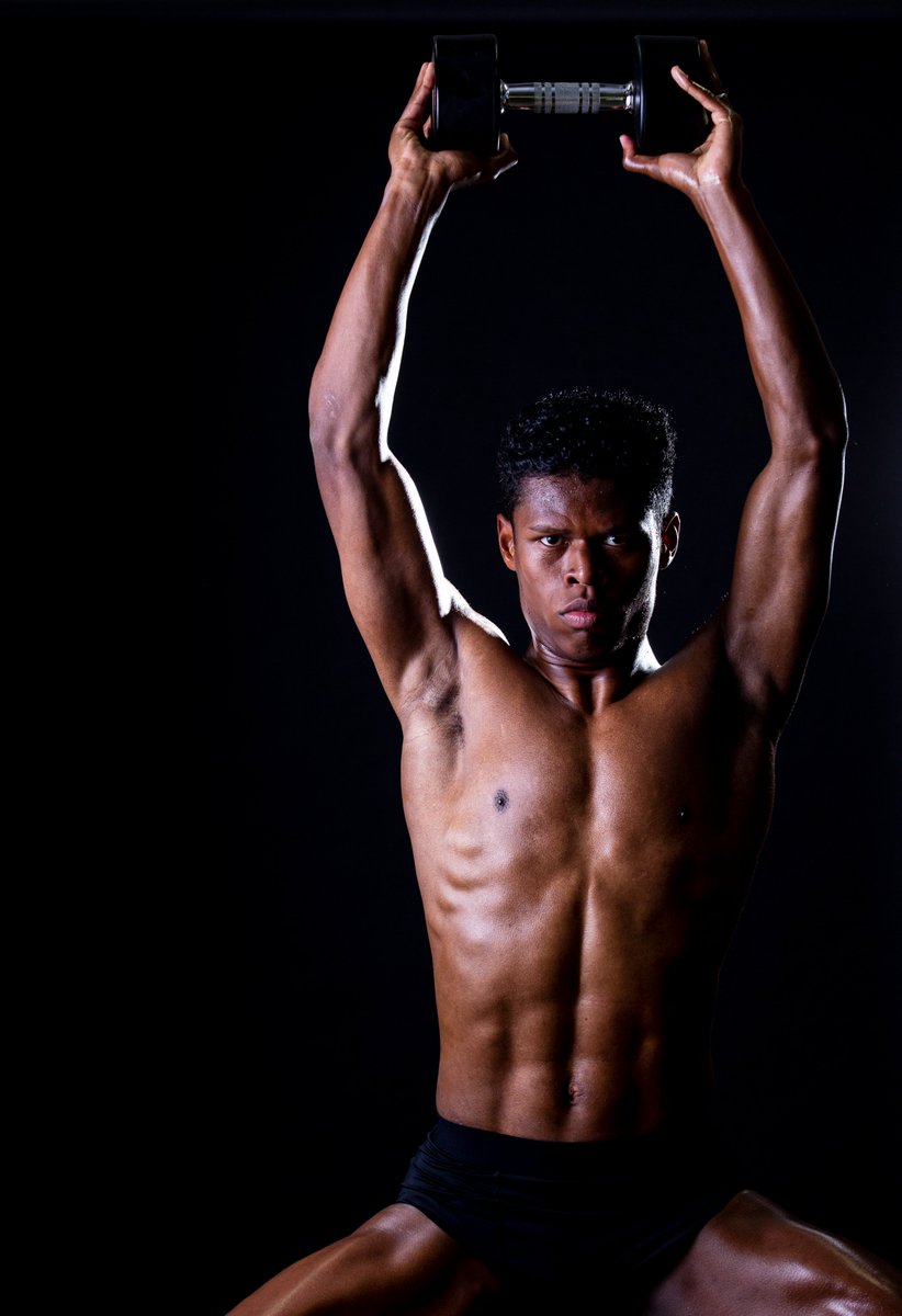 水戸ホーリーホック 📣筋肉アート写真集販売開始🎉 ⌛12月17日(金)~12