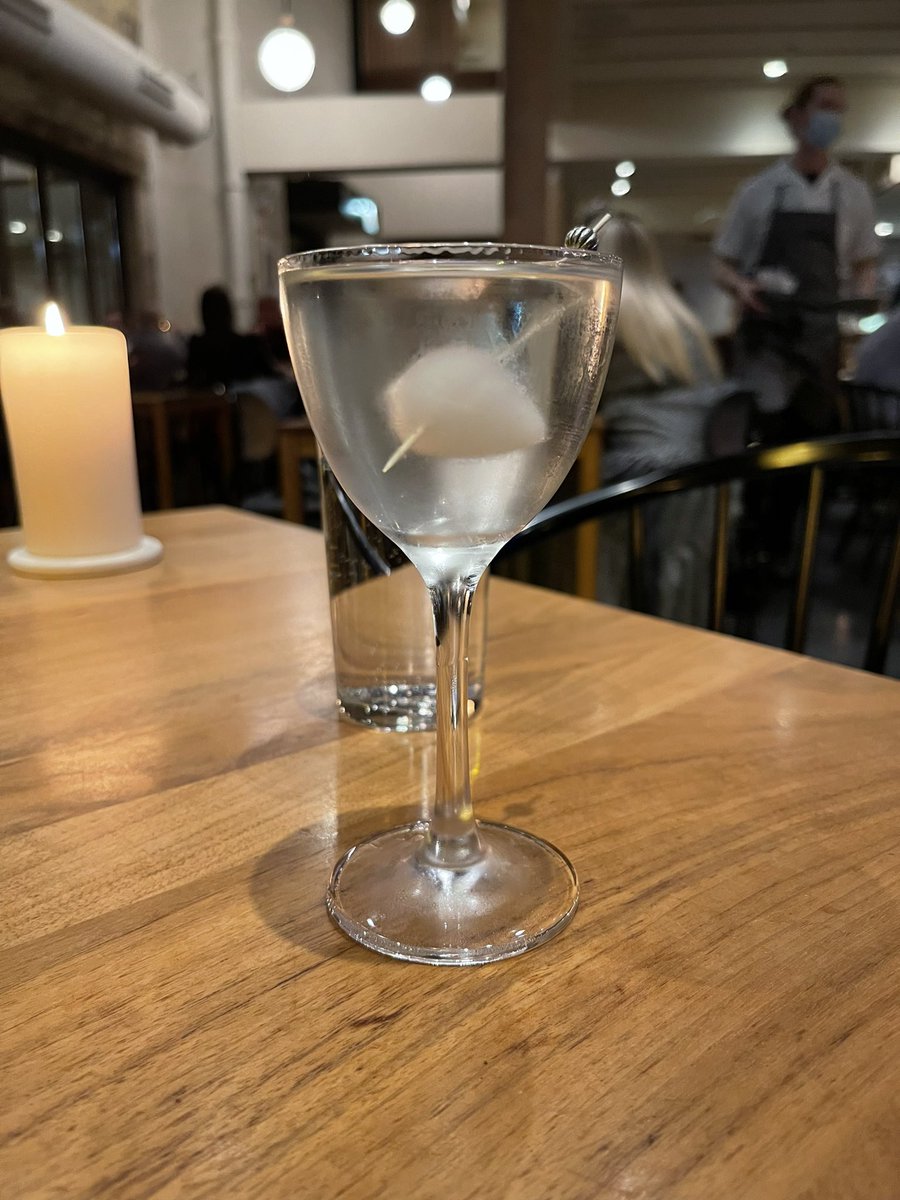 SparrowCoffee's tweet photo. I’ve died & gone to #Elske. Can I get another serving of salt-cured #anchovies to go? It’s also the only place in #Chicago where I can get a #Willett #Manhattan & an #OldRaj #Gibsons as perfect as the food. #heaven https://t.co/fRfmZY5ZnV
