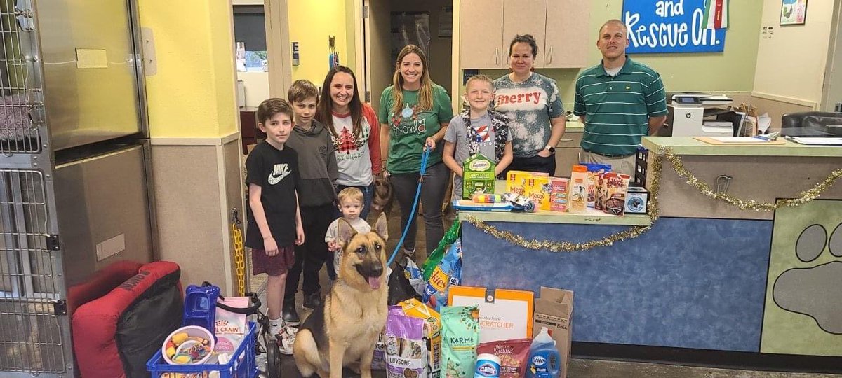 So proud of our AWESOME 4th graders for donating supplies to Rockwall Adoptions Animal Shelter! We are so thankful for all of our families that contributed! #bettertogether #LyonLeads <a href="/LindaLyonES/">Linda Lyon ES</a> <a href="/msabbekubit/">abbe</a> <a href="/Helmsangie/">Angie Helms</a>