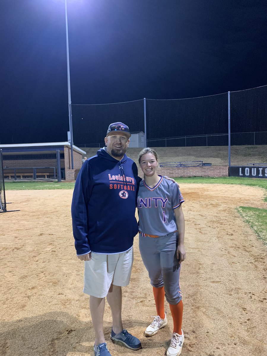 Katconnell2023's tweet photo. Thank you @CoachLee_LC for showing me around, and giving me feedback on my swing. Loved your hitting philosophy.@Unity_Connell https://t.co/kcFWHDp4FB