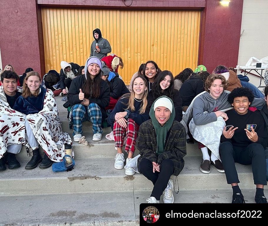 ELMOPrincipal's tweet photo. Awesome Senior Sunrise yesterday!! #elmo #elmodena #vanguardnation #classof2022 #2022 https://t.co/WfrA8wJXZe