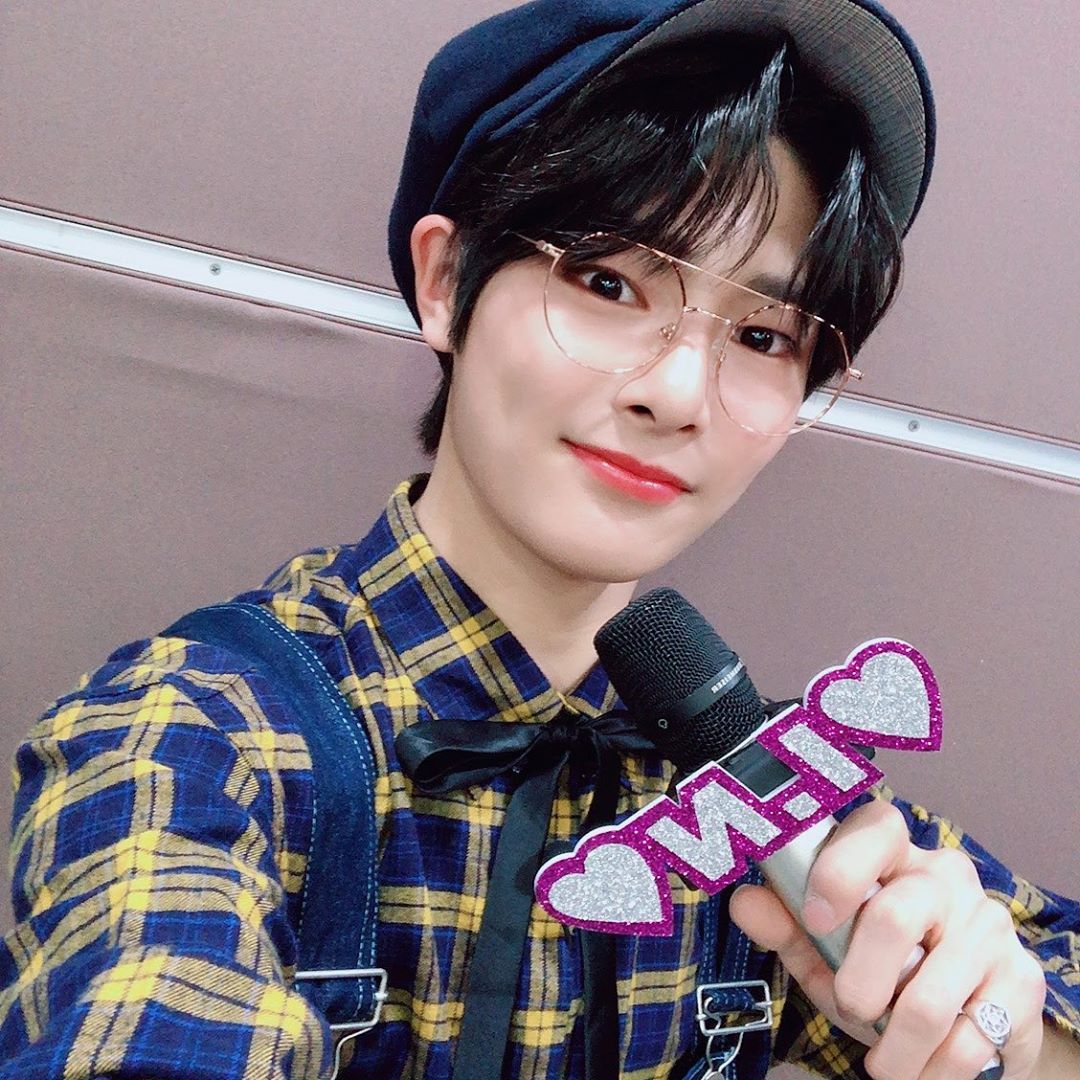 _SKZTWT's tweet photo. ⠀ ·⠀ ✦⠀ ⠀˹⠀ 𝐒𝐊𝐙⠀ ⠀≽⠀ ⠀nǝ̲w⠀ ⠀𐋃゙⠀ ⠀post ⠀ ⠀⍈⠀ ⠀#QURISTMASDAY ⠀⠀ »
Sakku feliz como lombriz ya anda en el vlive patrocinado por nuestra sugar mommy Shae, listo para descalzonarse por estas bellas chiquitas. https://t.co/hQvIbSJrjn