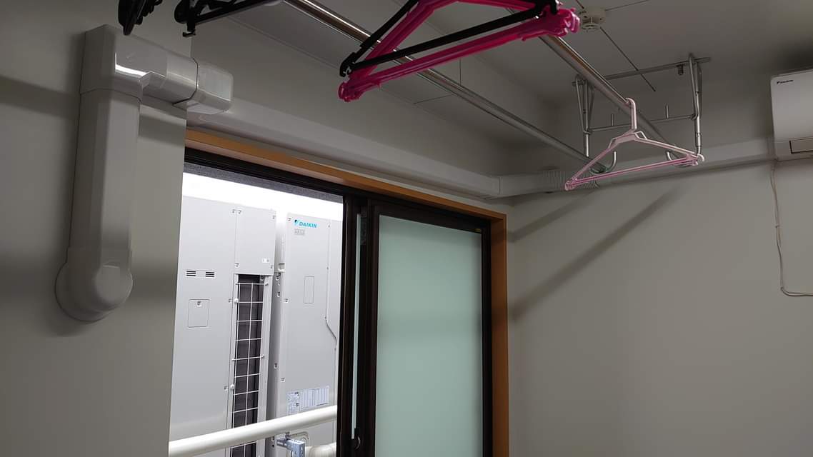 K2tech_AC's tweet image. ルームエアコンの施工は家電量販店に5年専属し、担当店舗のお客様指名数NO.1を頂いておりました。

高所や隠蔽配管等、ヤ○ダさんやコ○マさん等が断るような難工事も承ります。
仕上がり、スピード感、価格に自信あり。