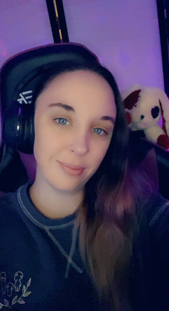 CaitlinRuss's tweet image. 💫Live Now!! Blasting off into Star Wars: The Old Republic💫

✨back into our Jedi story as we go to Voss and kick sith and imperial ass and hopefully no lag tonight lol!! ✨

💜Join us in the space shenanigans at twitch.tv/VioletDash 💜
