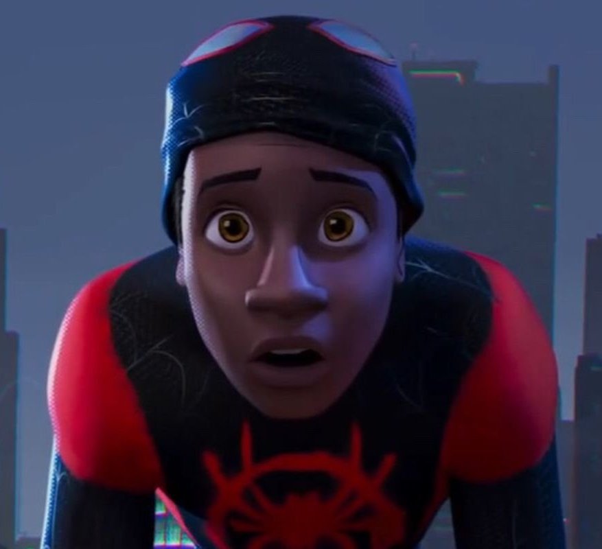 na_karolinee's tweet image. existe sim um homem aranha negro, chama Miles Morales