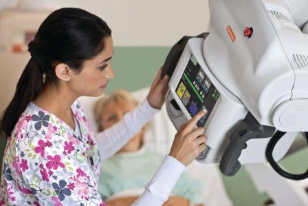 Carestream's tweet photo. The ability of #mobileimaging solutions to take high-quality images quickly and send them to physicians for interpretation much faster "has been a game changer". Read the article in @RadiologyToday https://t.co/tkAPOz8BDY #portableimaging #drxrevolution #bedsideimaging https://t.co/VCLb5NkioU