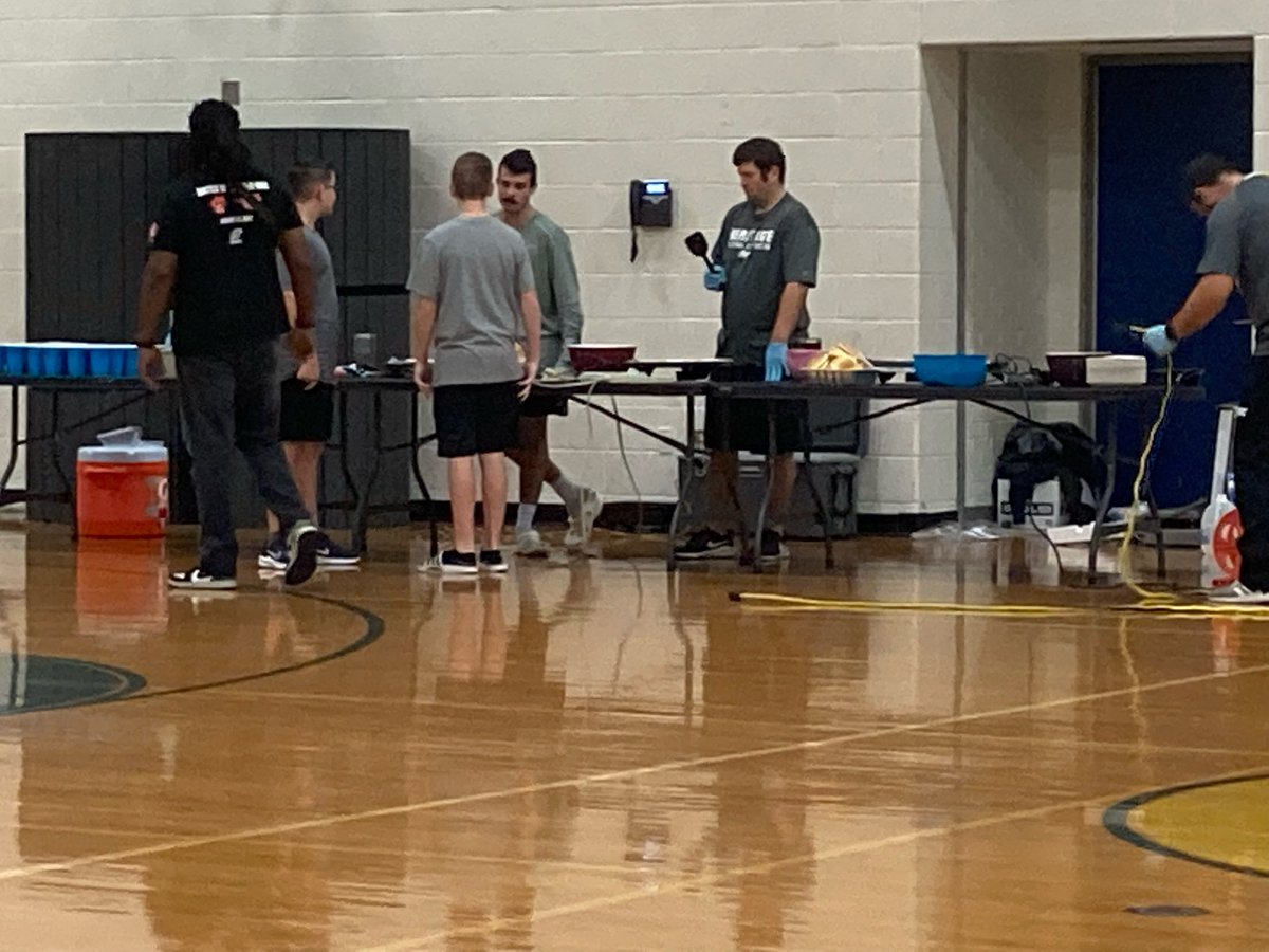 A HUGE shout out to the HMS 7th Grade Coaches! They made a surprise pancake breakfast for all their kids in athletics this morning!!! ❤️❤️❤️#hmsbroncos #GCISD