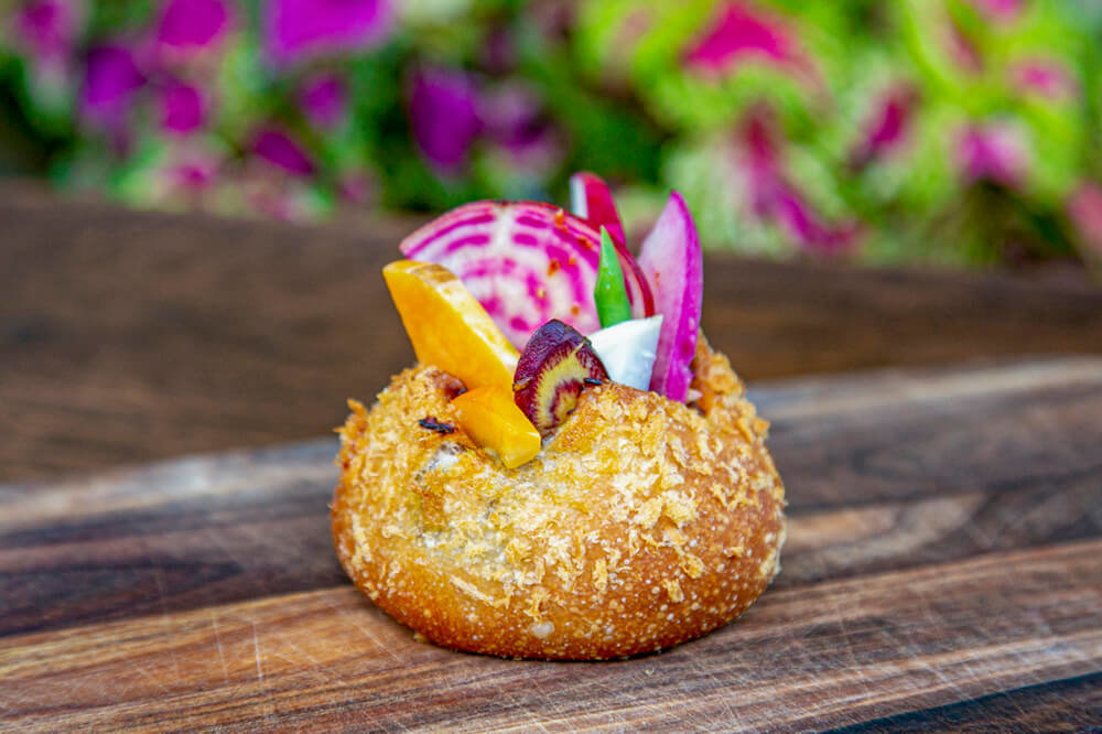 株 ホンダアクセス クルマでパン屋をめぐる新連載スタート 案内してくれるのはパン研究家の片山 智香子 Katayamachikako さん 逗子 葉山エリアで人気のパン屋さん３件を N Boxでドライブしながらまわったタムʕ ᴥ ʔ 最高のロケーションで味わう