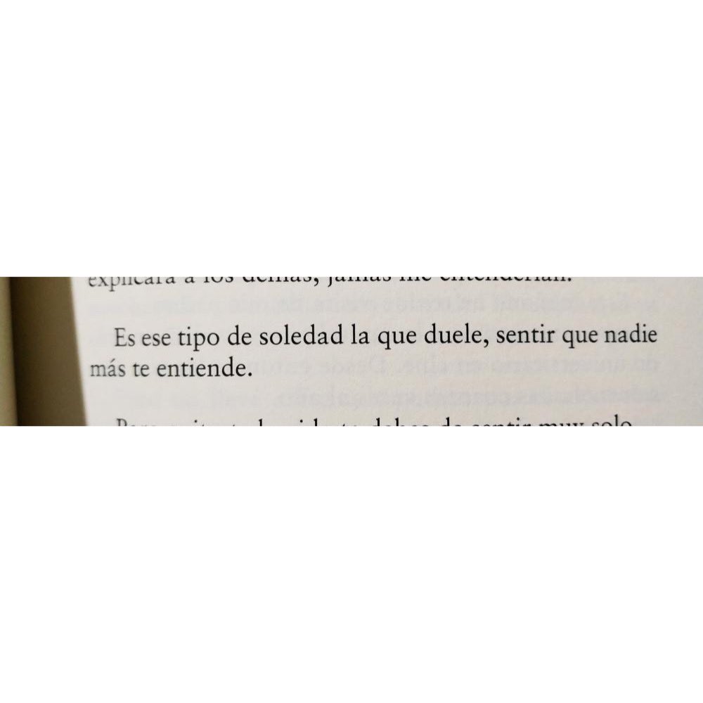 Cementedelibros's tweet photo. Brutal 🔥
“Es ese tipo de soledad la que duele, sentir que nadie mas te entiende.”
Libro: "Suciedad y colores"
Autor: Juan Greco 
#cementeriodelibros https://t.co/TXv25gy13y
