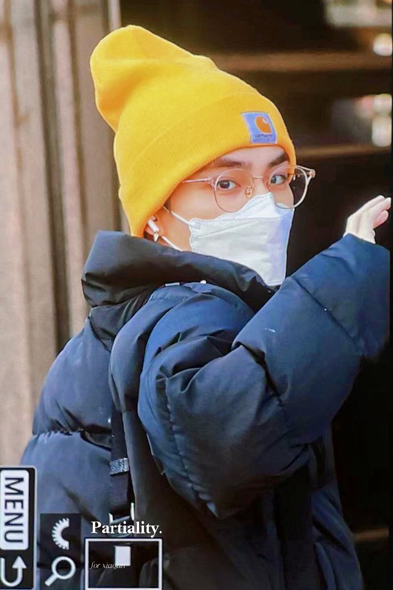 808Partiality's tweet photo. 211217  출근

🍋

#샤오쥔
#XIAOJUN 
#肖俊 https://t.co/NWsYFklVKV