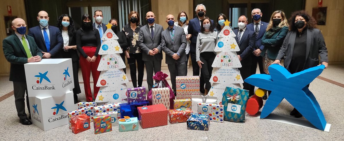 Comprometidos con el #ArboldelosSueños en #CastillaLaMancha 🌲💮🎅
La Direccion Territorial de Castilla-La Mancha hace realidad el sueño de 20 niños👶👧👦
En #Caixabank tenemos los mejores pajes para esta #Navidad 🌲💮🎅