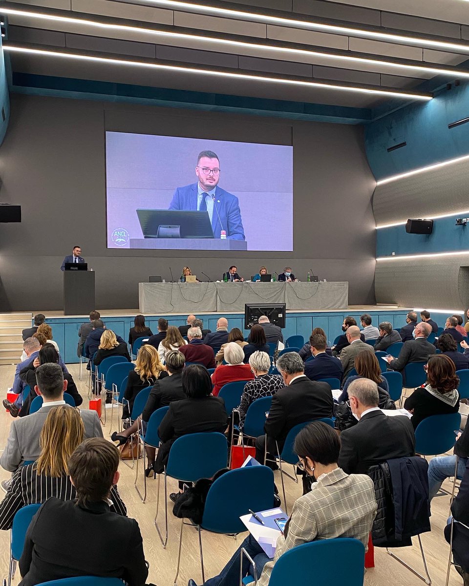 Ieri il mio intervento al Consiglio Nazionale <a href="/AnclSu/">ANCL</a> per riassumere le attività svolte dal nostro Centro Studi nel 2021. Il confronto tecnico, l'aggiornamento e il supporto professionale sono le fondamenta di ogni nostro progetto. Grazie a tutti i componenti del Centro Studi!