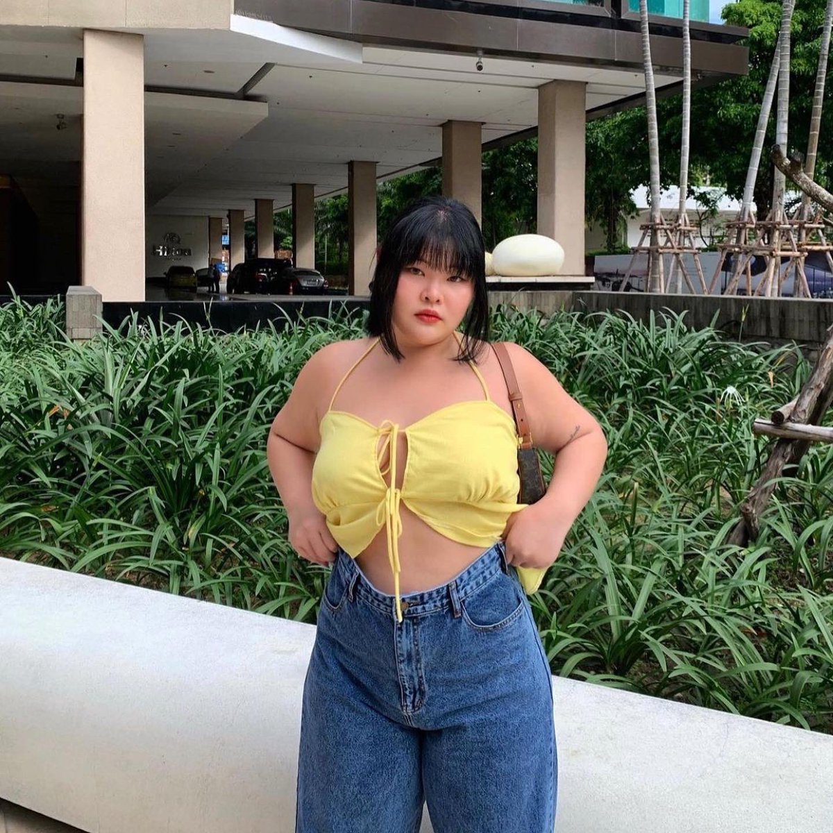 allofmystuffs's tweet image. ส่งต่อ summerpatch.official 
Jasmine crop สีเหลือง ตามภาพ
ซักอย่างเดียว ไม่เคยใส่ 
ส่งต่อ 300 (จาก 450) รวมส่ง
#summerpatch #เสื้อผ้ามือสอง #เสื้อผ้ามือสองสภาพดี