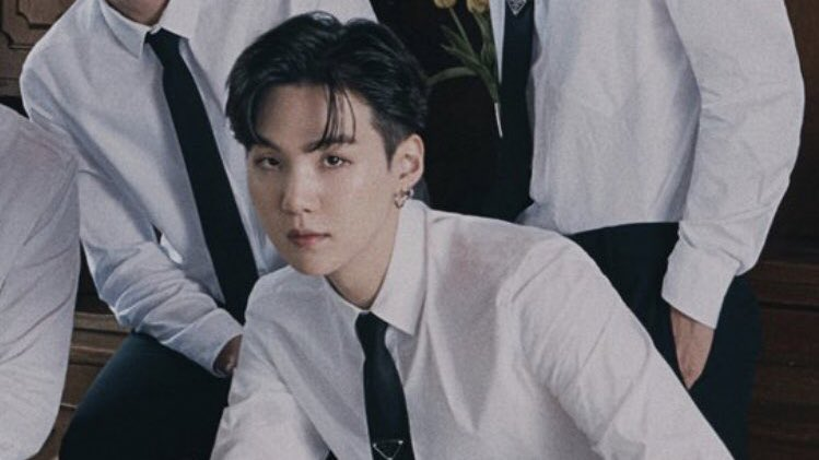 oilSGTH's tweet photo. ยุนกิกับอันเดอร์คัตใครไหวไปก่อน นี่ไม่ไหวแงงใจเหลวเป็นน้ำเลยพ่อเอ้ย

#SUGA #YOONGI https://t.co/NCswaBBICs