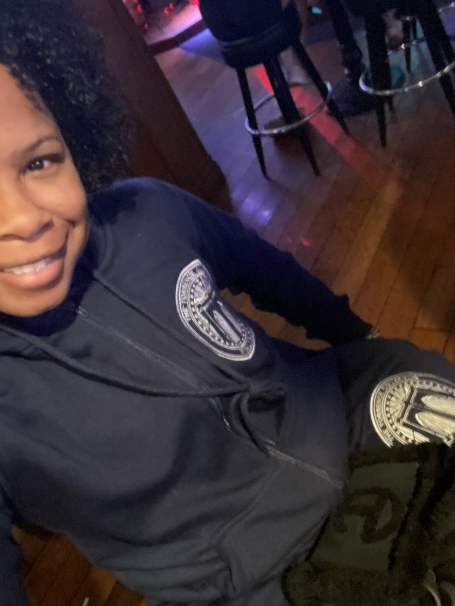 Luv_Moon tweet media