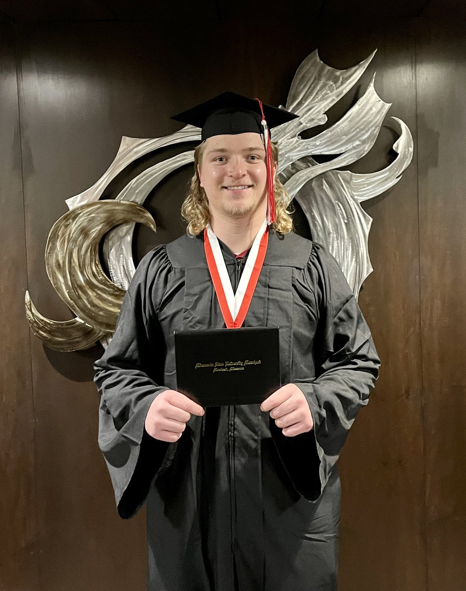 DebbieMagnuson's tweet image. Graduation day celebration for Jordan and his roommates-we are so proud of these guys