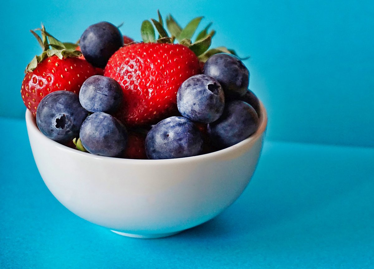 MistialCom's tweet photo. Blueberries and strawberries bowl photo
#fruit #bowl #strawberries #strawberry #blueberries #blueberry #healthy #food #raw #food #berries #mistial
#photo #images https://t.co/J34utOHfEZ