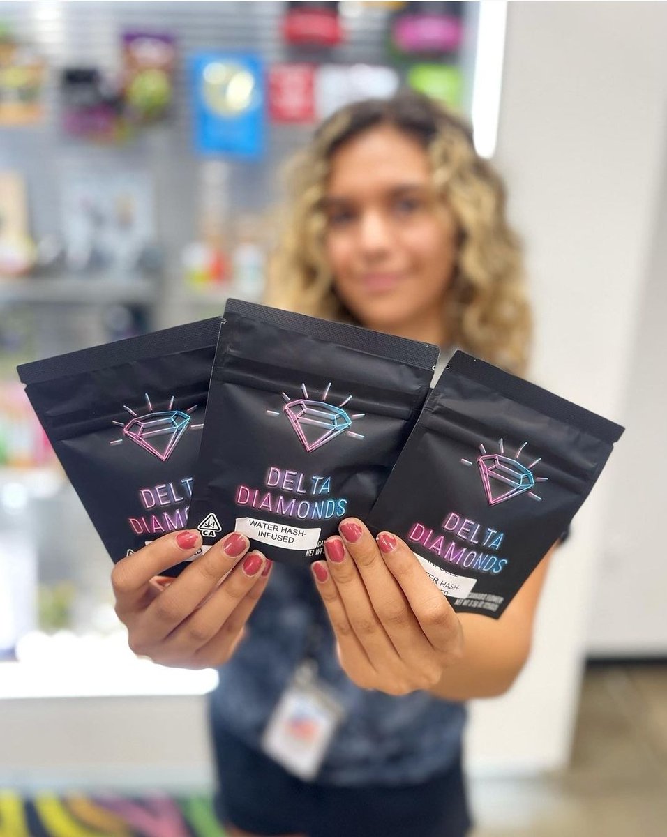 BernersInMerced's tweet image. "THROW YA 💎 IN THE SKY IF YOU FEEL THA VIBES!"

[[DELTA DIAMONDS]] 

#INDOOR #INFUSED 
#WATERHASH
#BERNERSMERCED