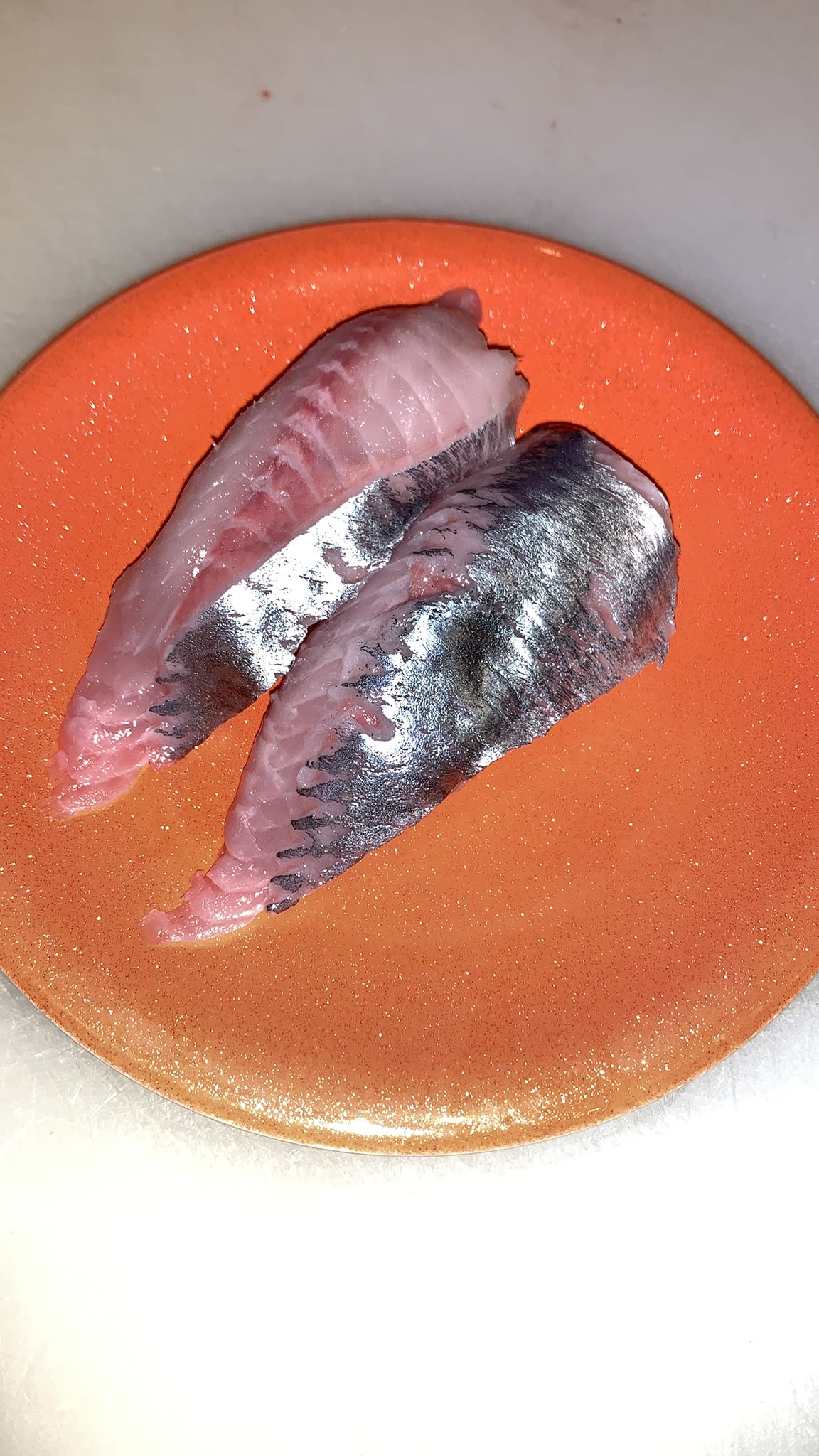 Twitter এ 寿司みなと旗ヶ崎店 お待たせしました トロニシン用意できました フラッシュ点けたらギラギラになっちゃった 寿司みなと 地魚回転寿司 米子ランチ 行列のできる店 米子海鮮 境港海鮮 コロナ感染対策の店 ニシンの握り T Co