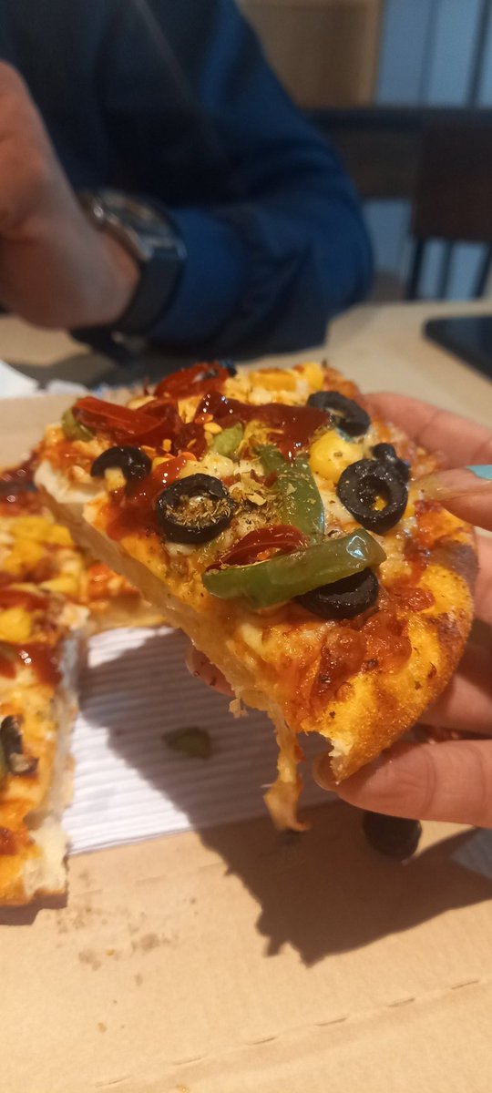 sansotweets's tweet photo. Pizza makes you happy!

#pizzaparty #pizzalove #FoodFriday #FoodieBeauty https://t.co/4aEV1E86O2
